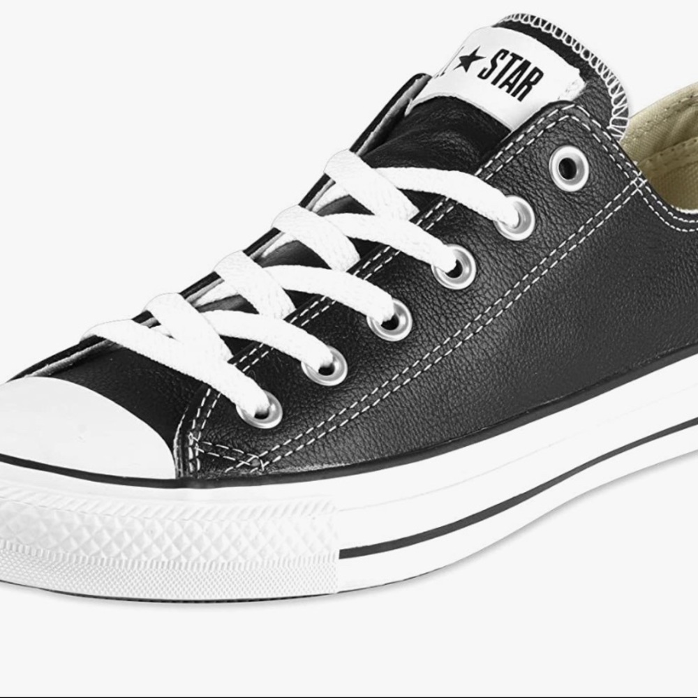 Authentic Brand New In Box Converse Chuck Taylor Leather All Star Low Top.